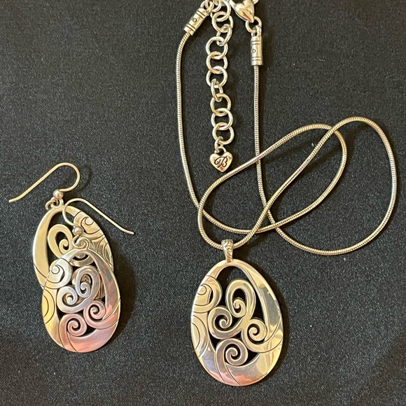 Brighton Silver Swirl Oval Pendant Necklace with Matching Earrings - Picture 2 of 9